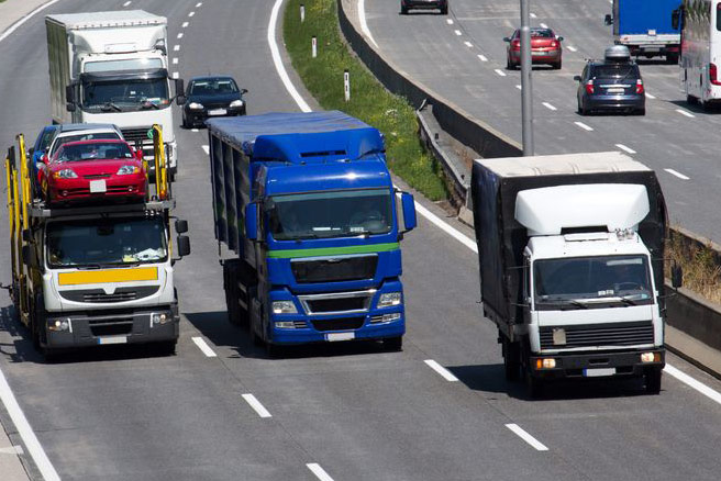 Por que o Brasil depende tanto do transporte rodoviário?
